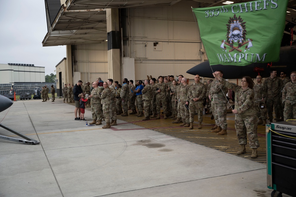 4 MXG holds quarterly load crew competition