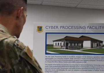 Keesler's new commander receives 81st MSG immersion tour