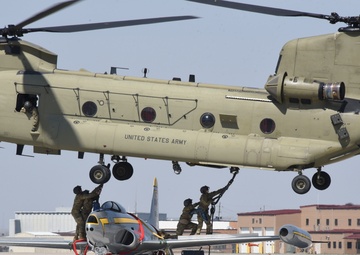 Iowa NG CH-47 delivers historic Iowa F-80 back to Camp Dodge via sling load