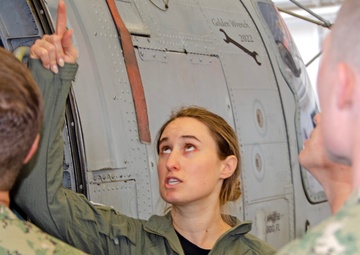 Future Naval Aviators Tour HSM-71