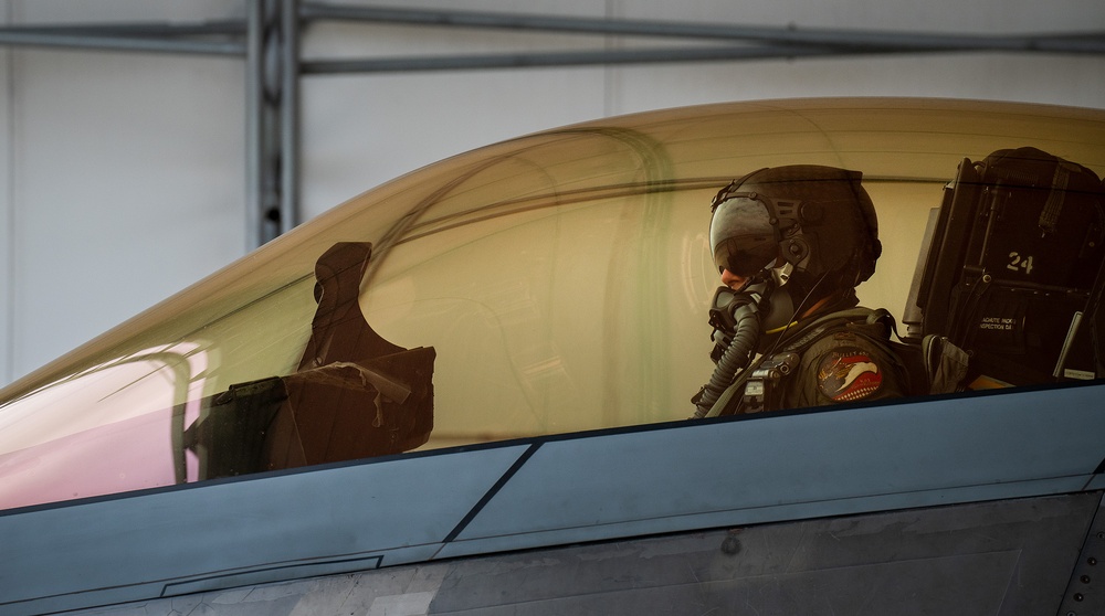 Raptor pilots test AF's next-gen helmet