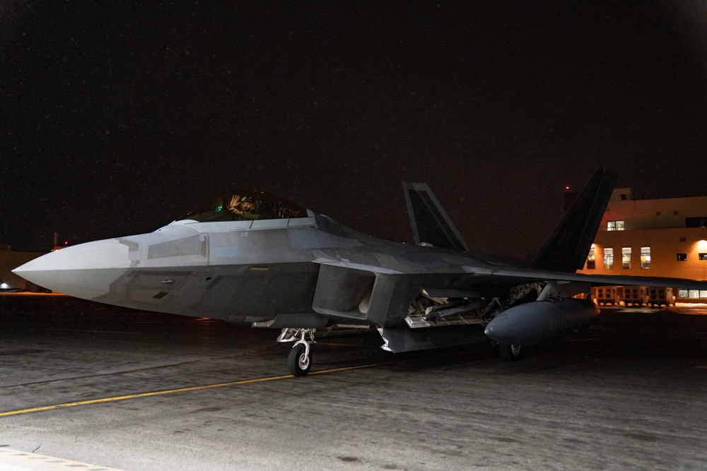 525th Fighter Squadron F-22s and pilots return home