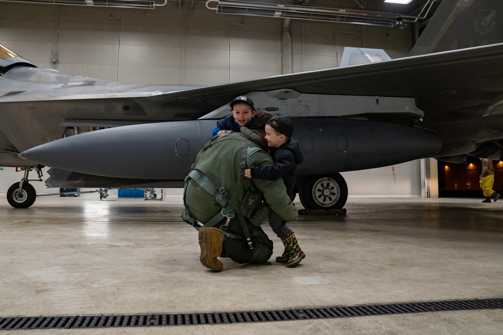 525th Fighter Squadron F-22s and pilots return home