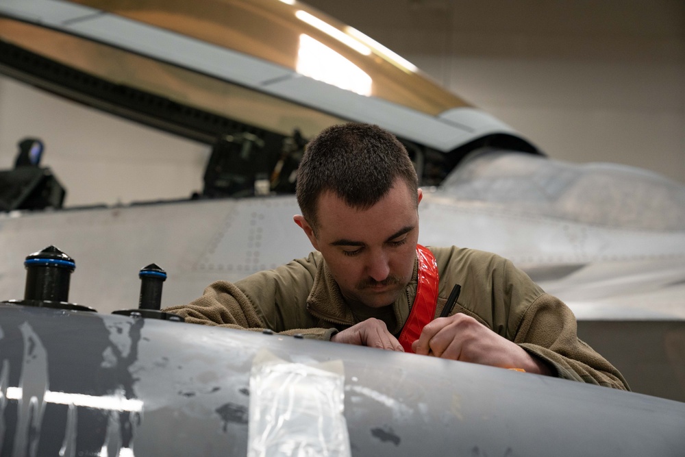 525th Fighter Squadron F-22s and pilots return home