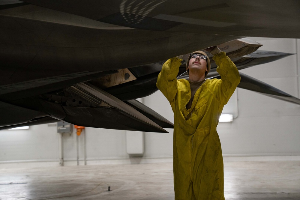 525th Fighter Squadron F-22s and pilots return home