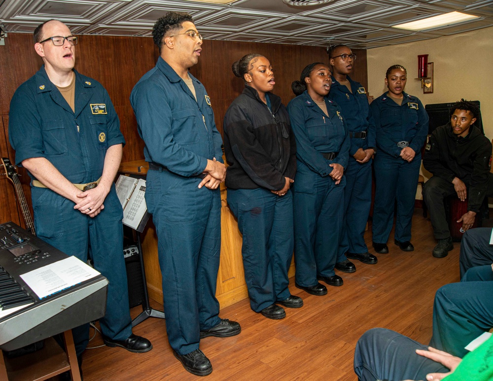 Sailors Participate Easter Religious Ceremony