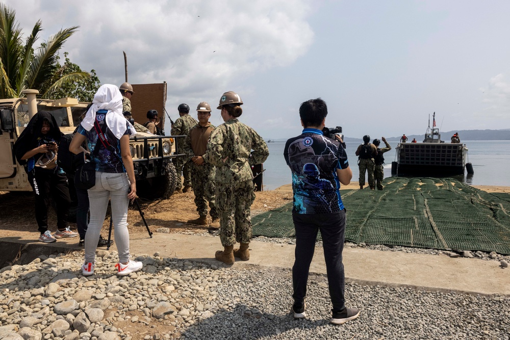 AFP General visits Camp Casiguran; Beach Offload continues in preparation for Balikatan 23