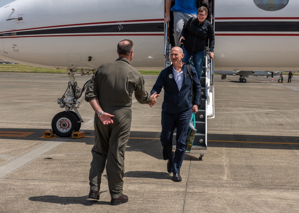 Adm. James Caldwell Jr. Visits NAF Atsugi