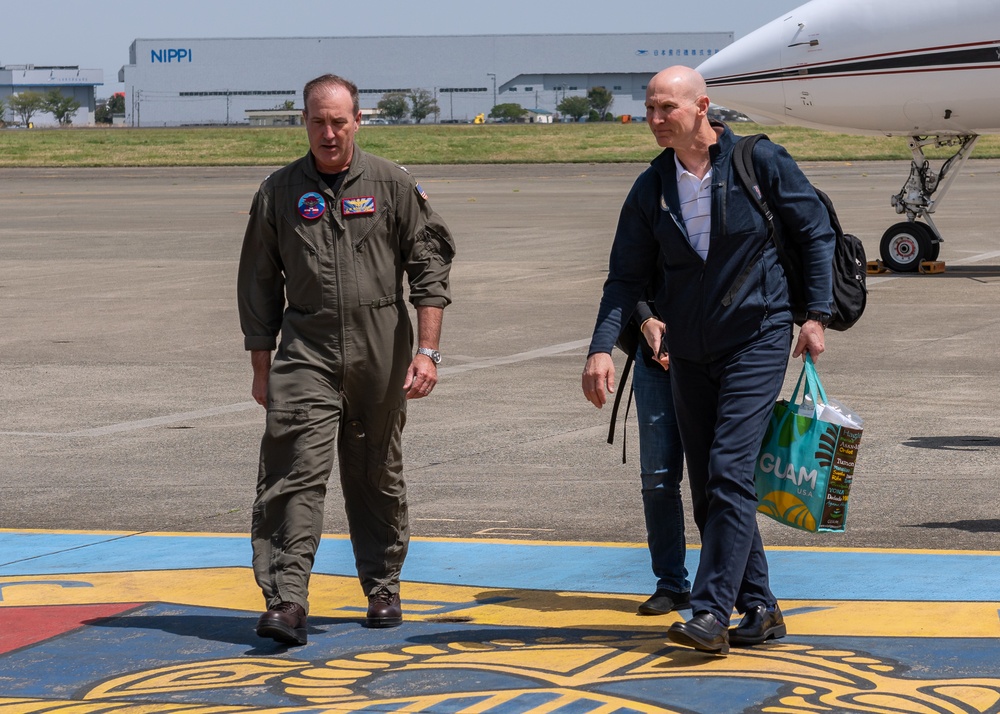 Adm. James Caldwell Jr. Visits NAF Atsugi