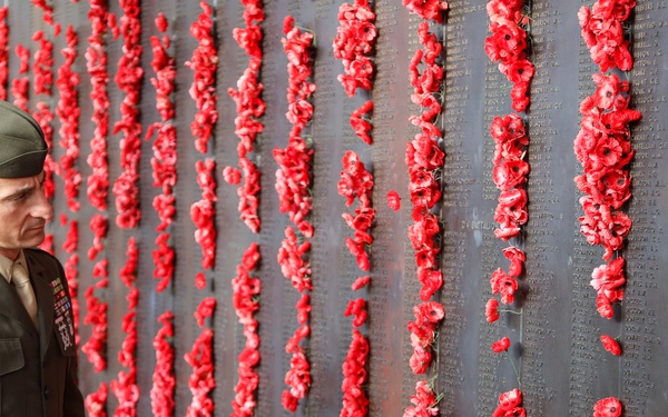 Marines with MRF-D 23.3 visit the Australian War Memorial