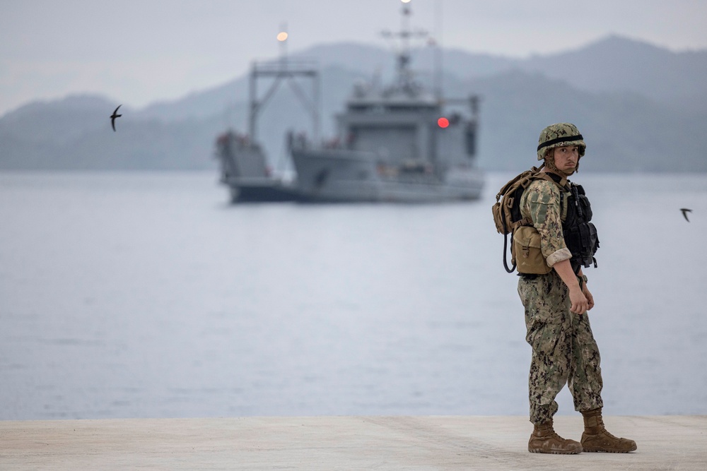 Combined Joint Logistics Over-the-Shore Begins Offload with Philippine LCU