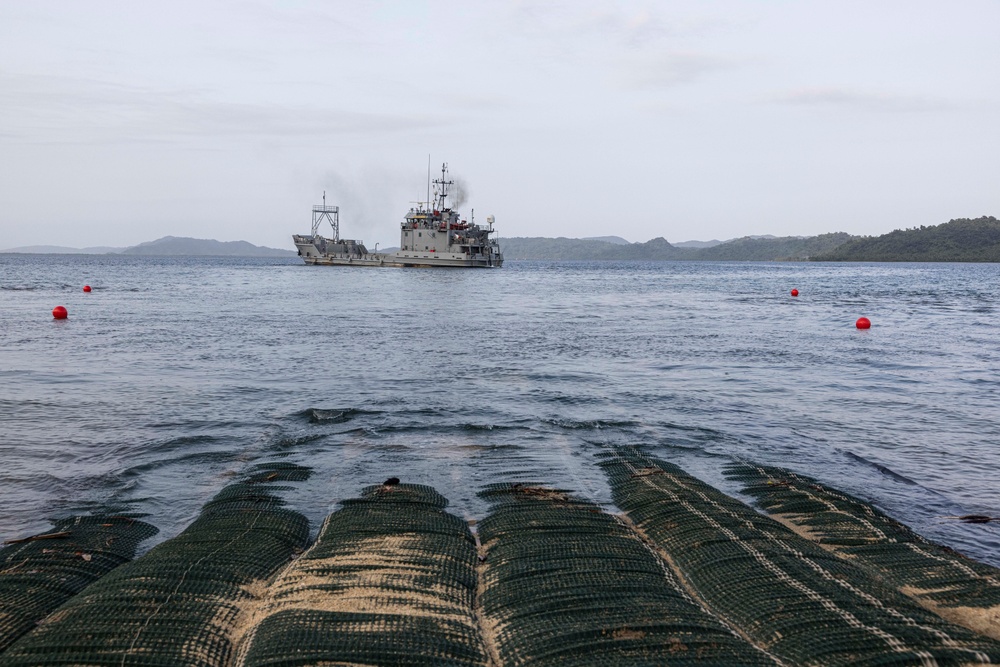 DVIDS - Images - CJLOTS fill a SUBMAT and rehearse for offload in ...