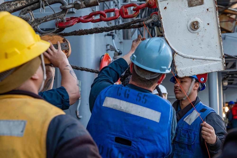 USS Leyte Gulf (CG 55) Daily Operations