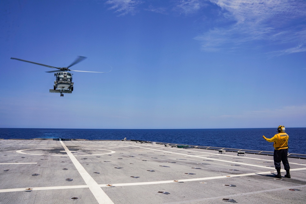 USS OAKLAND CONDUCTS FLIGHT OPERATIONS