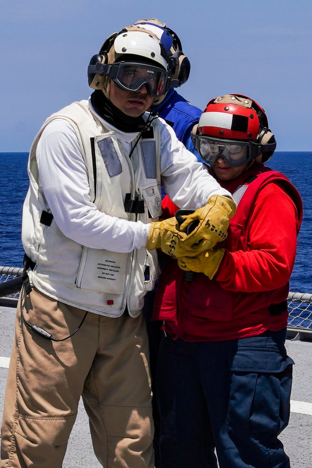 USS OAKLAND CONDUCTS FLIGHT OPERATIONS