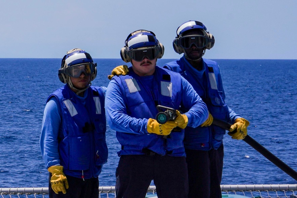 USS OAKLAND CONDUCTS FLIGHT OPERATIONS