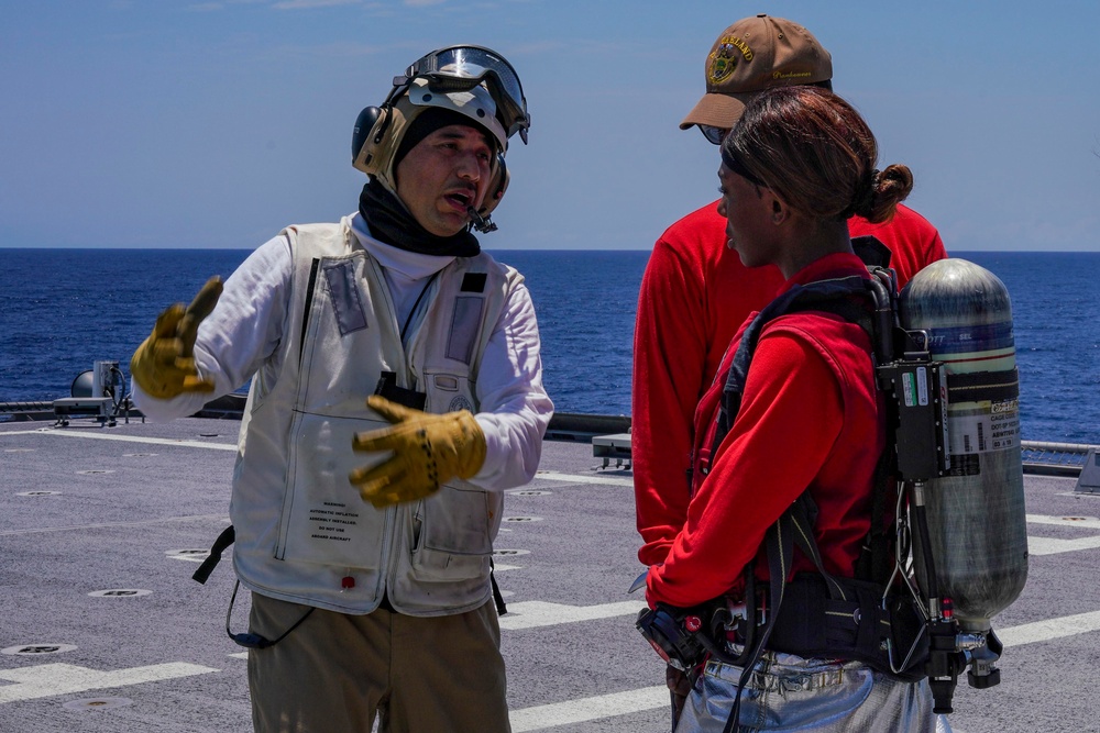 USS OAKLAND CONDUCTS FLIGHT OPERATIONS