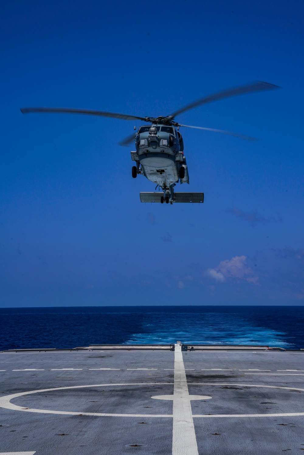 USS OAKLAND CONDUCTS FLIGHT OPERATIONS