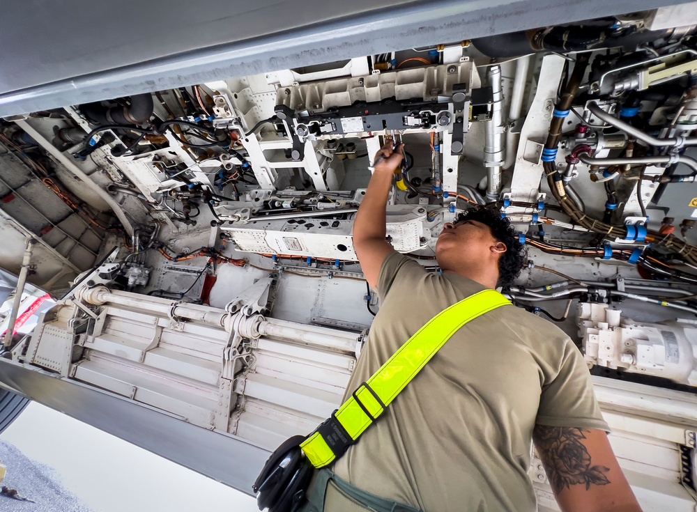 Final Raptor weapons load at Eglin