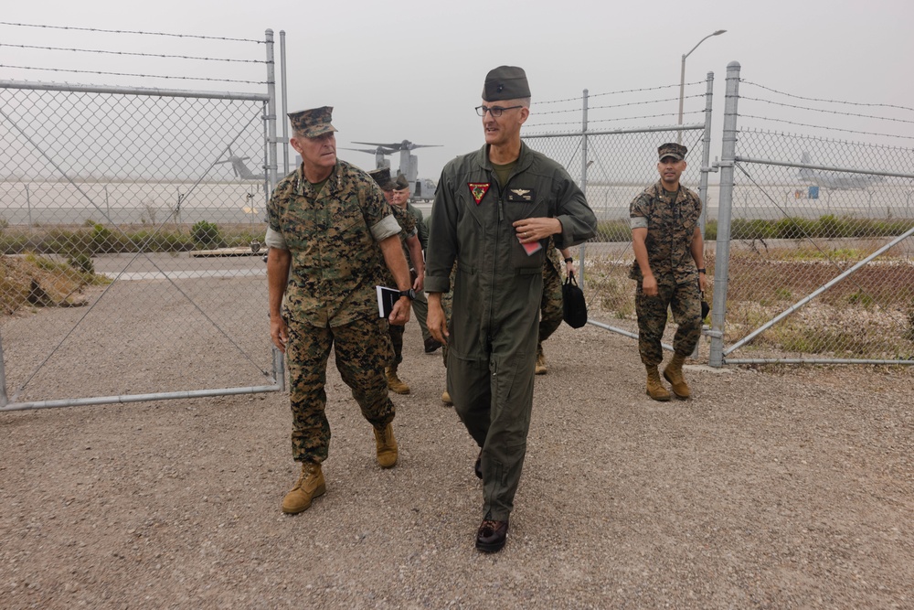 I MEF Commanding General Visits 3rd Marine Aircraft Wing