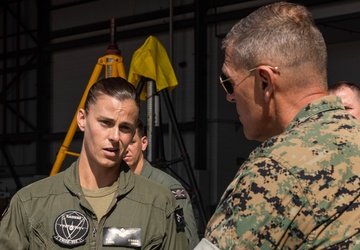 I MEF Commanding General Visits 3rd Marine Aircraft Wing