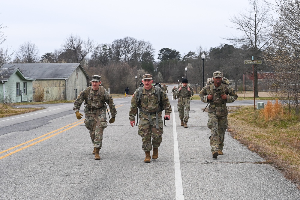 Army Counterintelligence Squads ‘Soldier Up’ for Army’s Second Annual Best Squad Competition