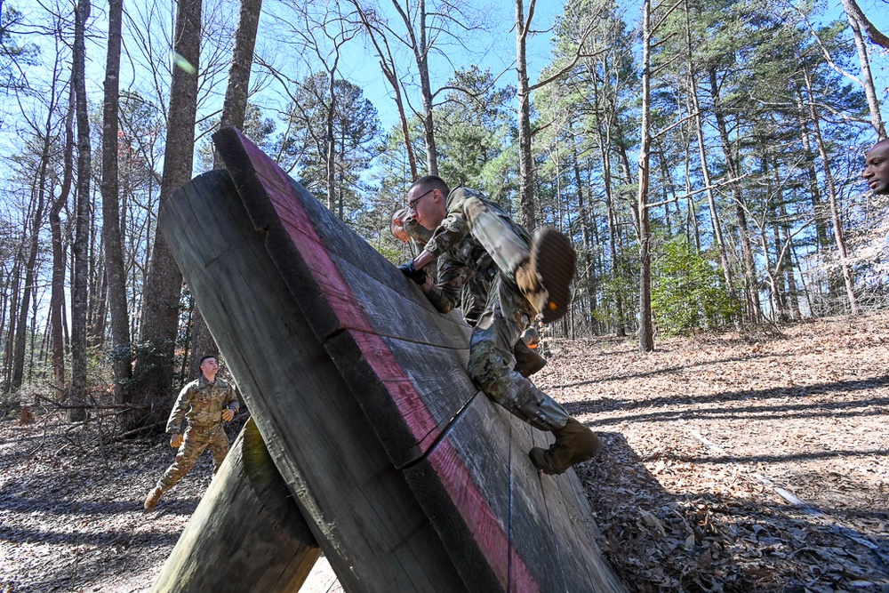 Army Counterintelligence Squads ‘Soldier Up’ for Army’s Second Annual Best Squad Competition