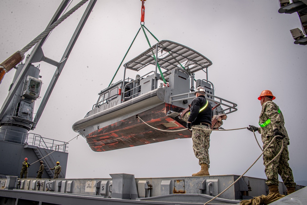 MSRON 11 and NCHB 14 Conducts LO-LO Operations aboard SS Cape Inscription (T-AKR-5076) during Adaptive Force Exercise (AFOX) in Port of Long Beach.