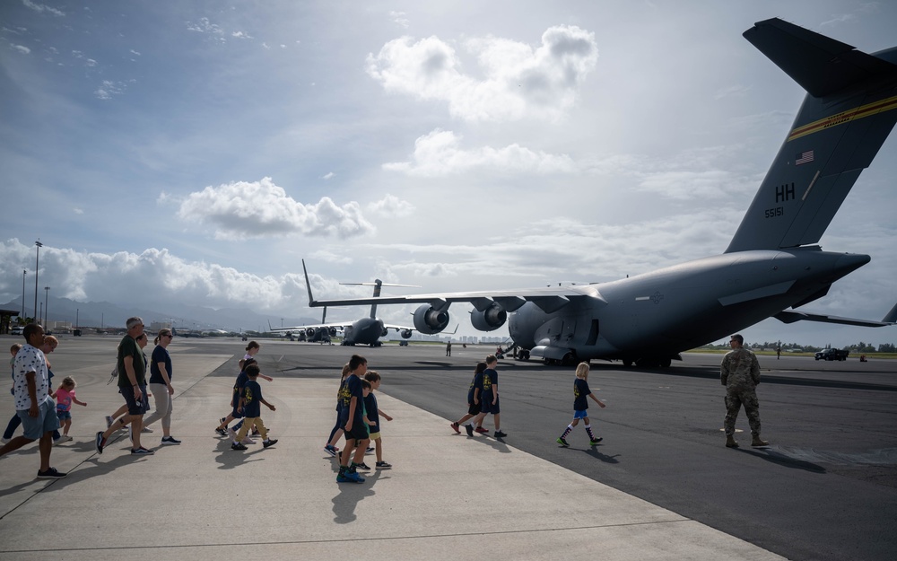 Cub Scouts tour a C-17