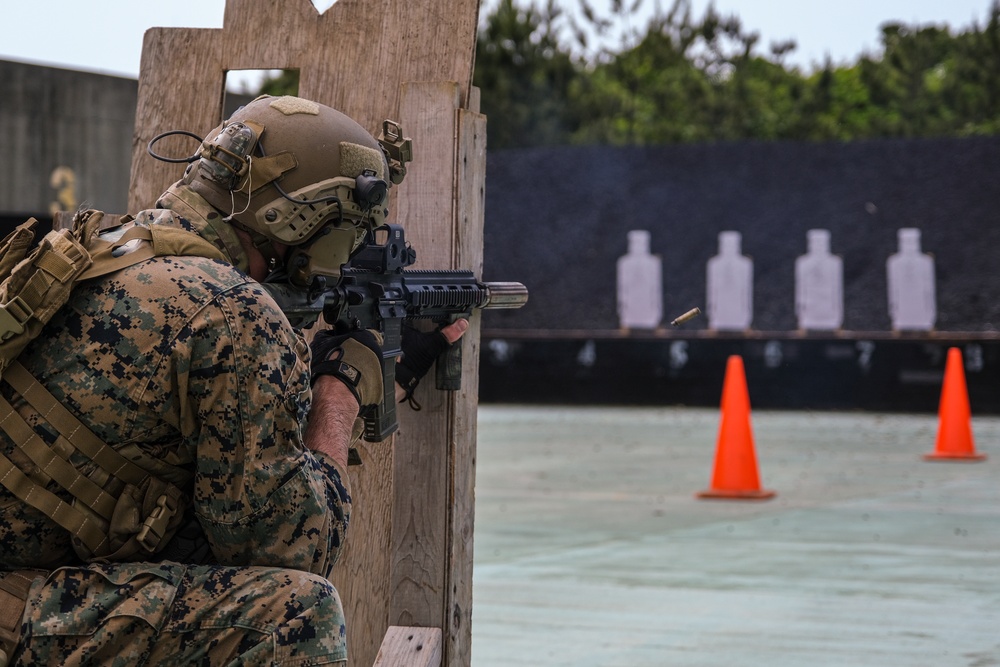 Maritime Raid Force conducts Barricade Drills