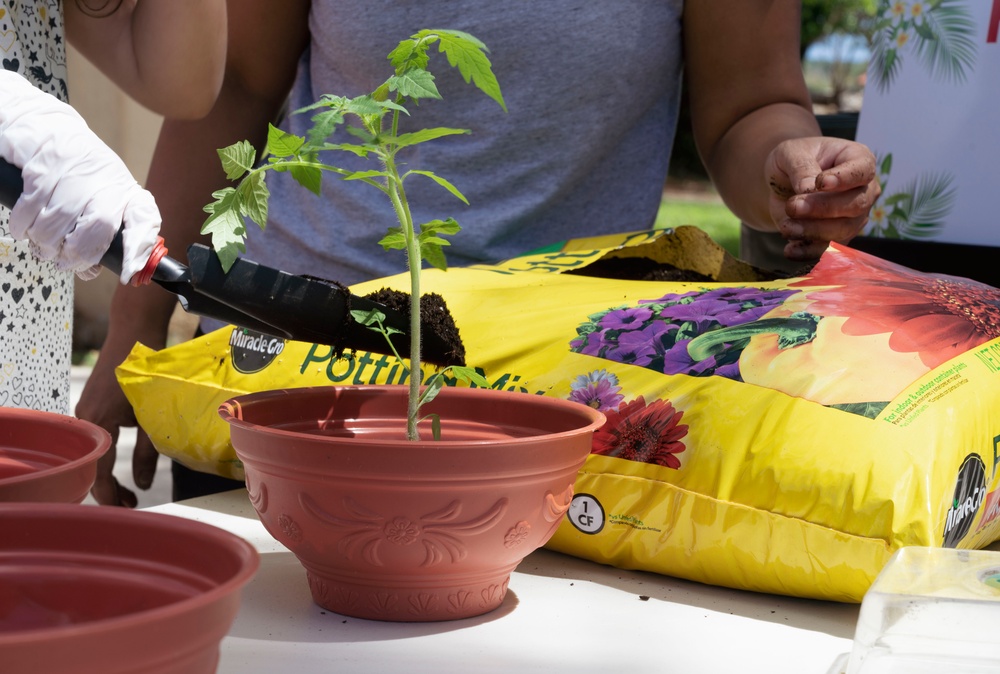 Andersen AFB USO hosts gardening event