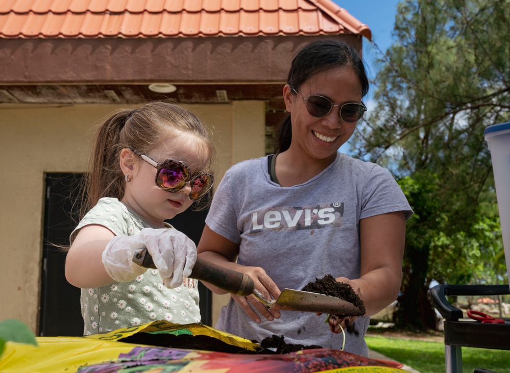 Andersen AFB USO hosts gardening event