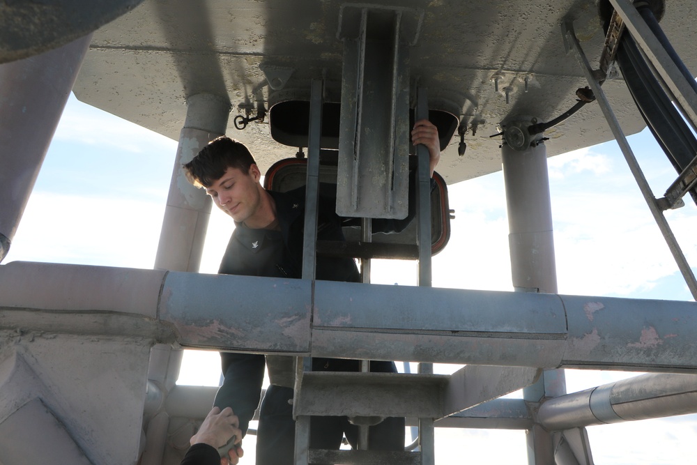 USS Princeton (CG 59) Conducts Damage Control Drill