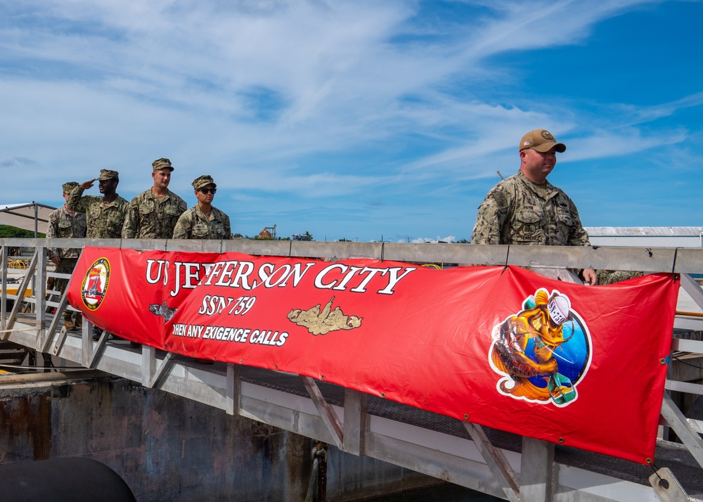 Seabees Tour USS Jefferson City