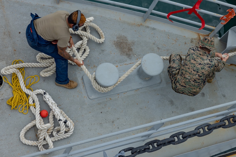 Balikatan 23 | U.S. service members offload LCU 2009 at Casiguran