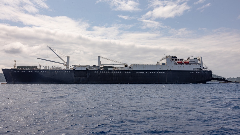 Balikatan 23 | USNS Dahl (T-AKR-312) stages in the Casiguran Bay