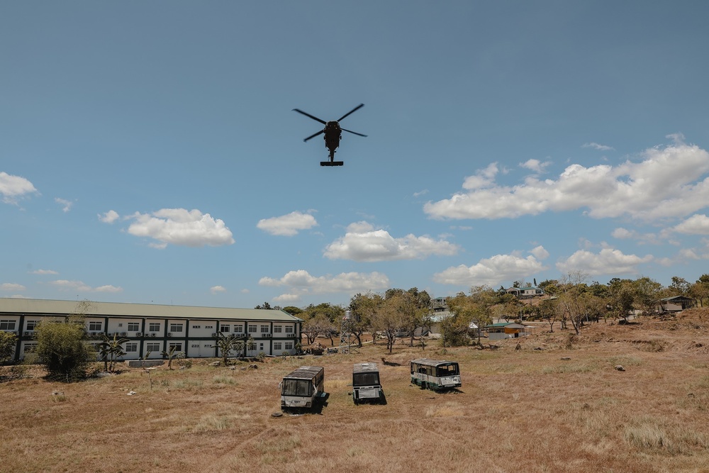 1-27 Wolfhounds Conduct Joint Fast Rope Insertion