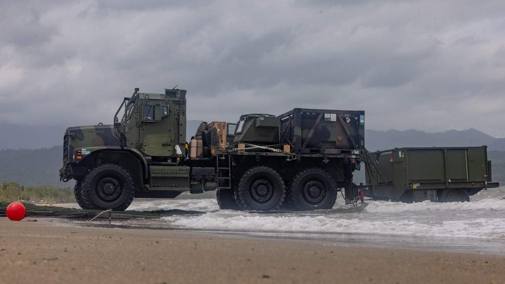 Balikatan 23 | U.S. service members offload equipment at Casiguran Bay