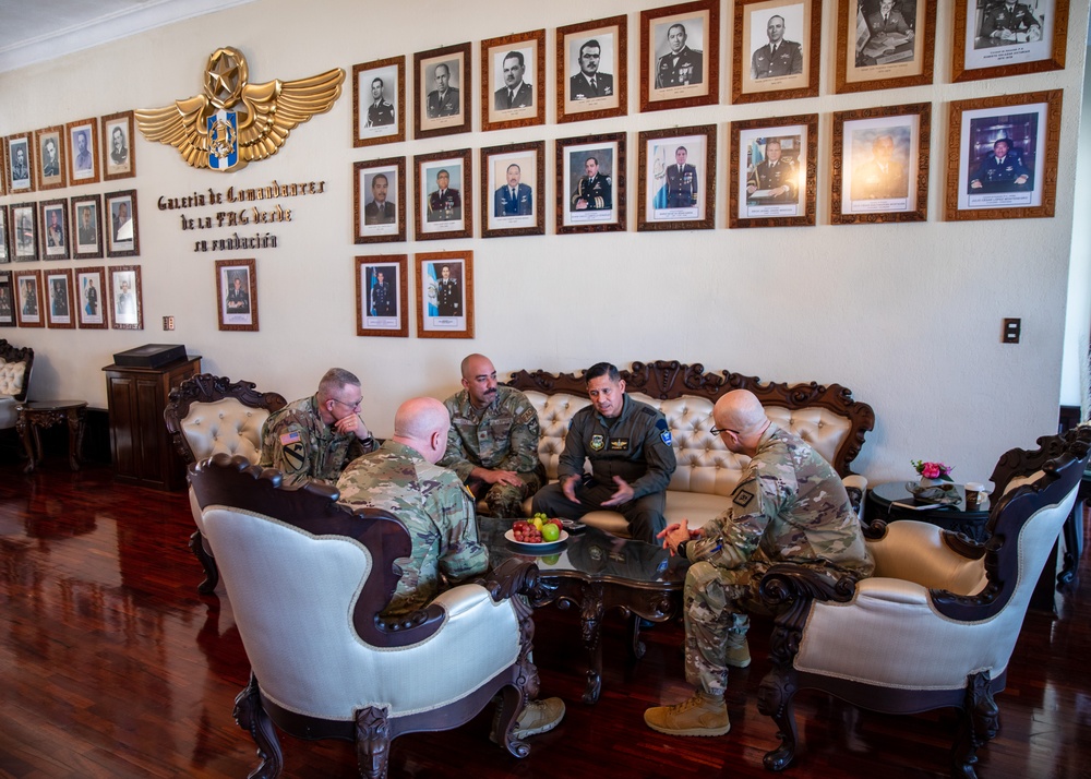 Ark. TAG Visits the Air Chief Guatemalan Air Force