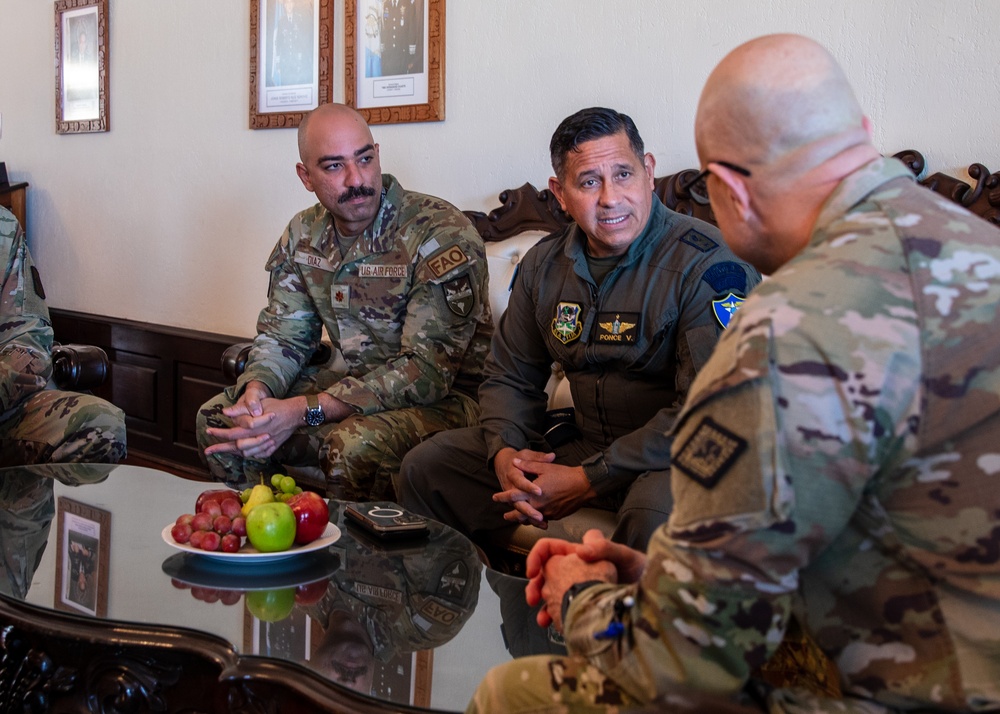 Ark. TAG Visits Air Chief Guatemalan Air Force