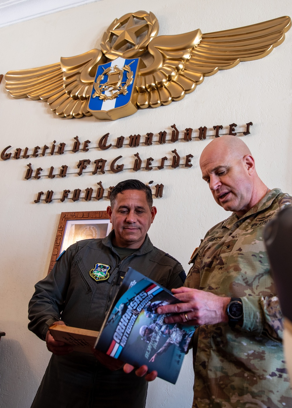 Ark. TAG Visits Air Chief Guatemalan Air Force