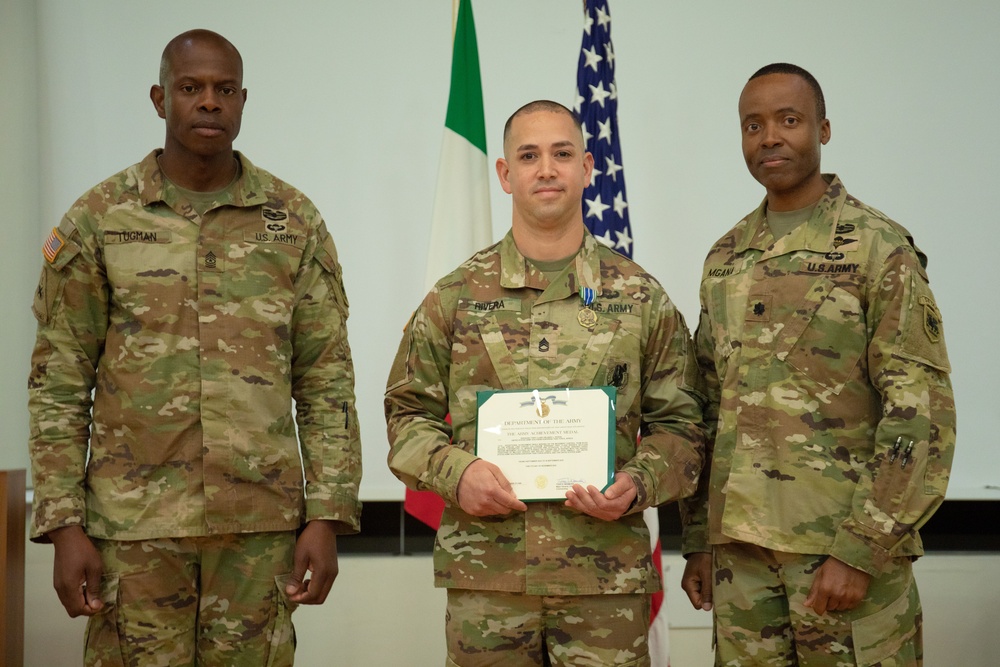 G4 hosts quarterly awards ceremony