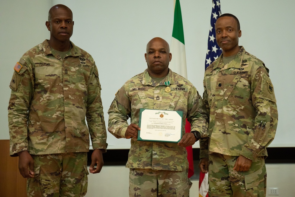 G4 hosts quarterly awards ceremony