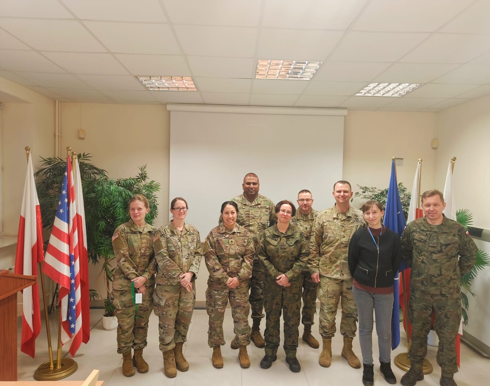 US Army field medical laboratory leaders meet with Polish counterparts in Warsaw