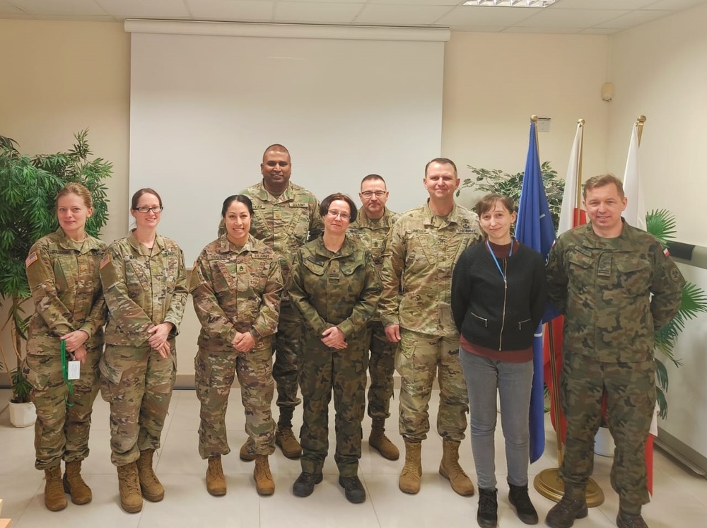 US Army field medical laboratory leaders meet with Polish counterparts in Warsaw