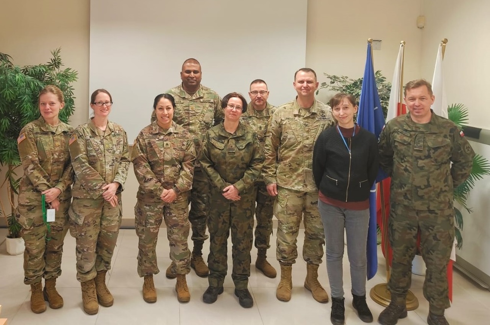 US Army field medical laboratory leaders meet with Polish counterparts in Warsaw