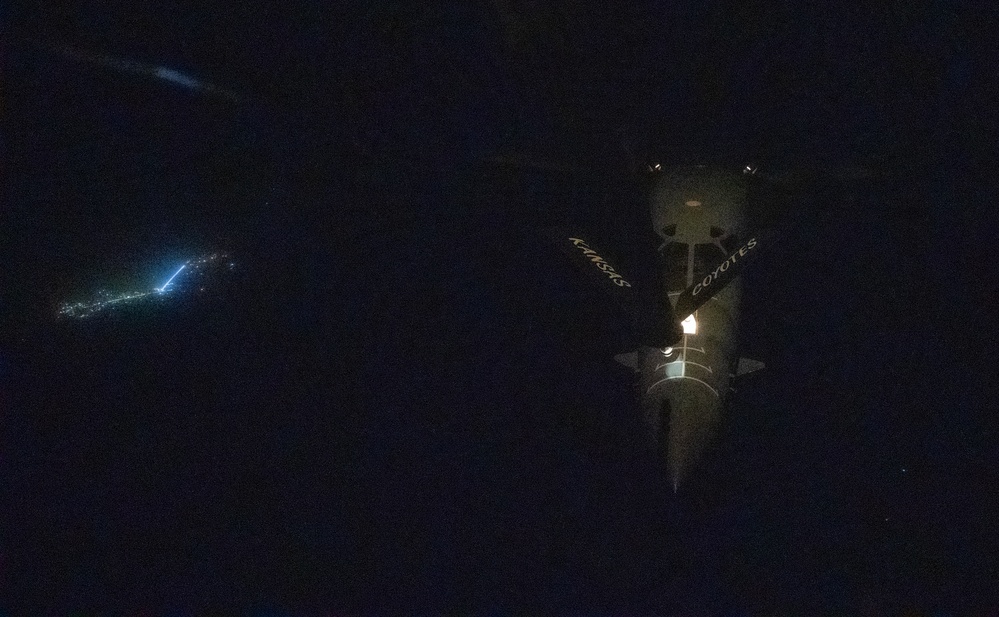 B-1 Lancers Fly within CENTCOM AOR