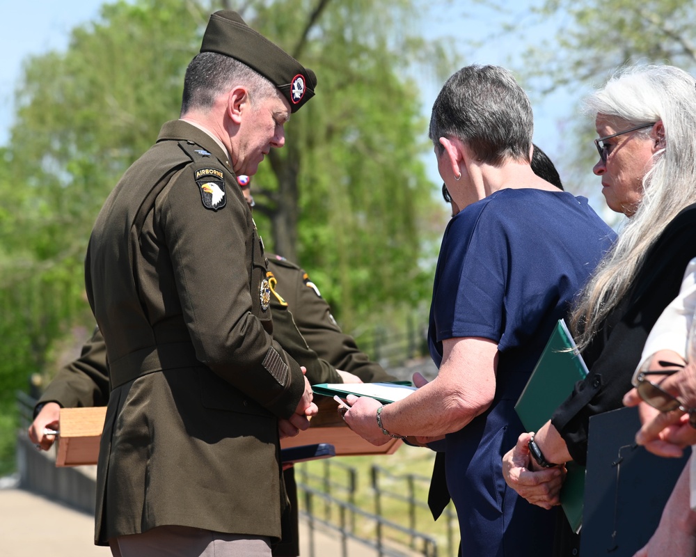 101st Combat Aviation Brigade conducts a posthumous award ceremony