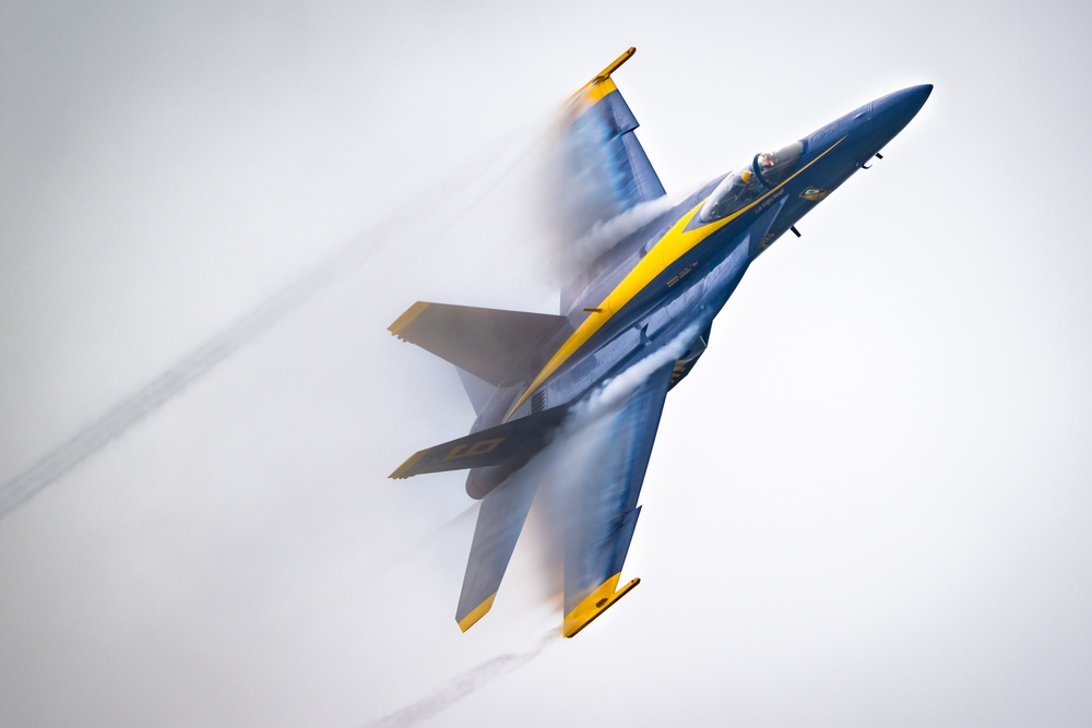 Naval Base Ventura County Hosts Blue Angels, Thunderbirds at Point Mugu Air Show