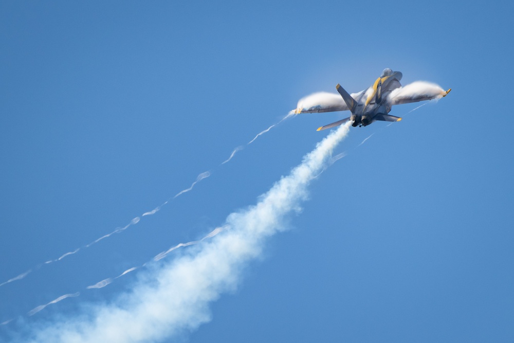 Naval Base Ventura County Hosts Blue Angels, Thunderbirds at Point Mugu Air Show